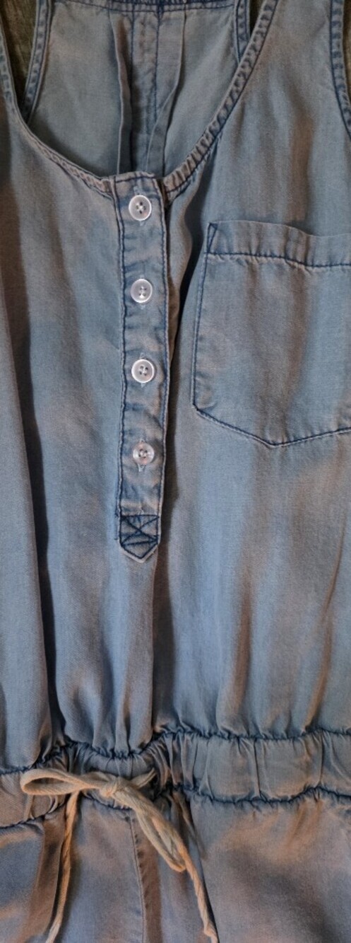 Light Wash Chambray Sleeveless Romper - Picture 3 of 6